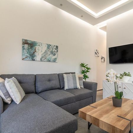 Misty Grey Apartment Near City Centre Iraklion Buitenkant foto